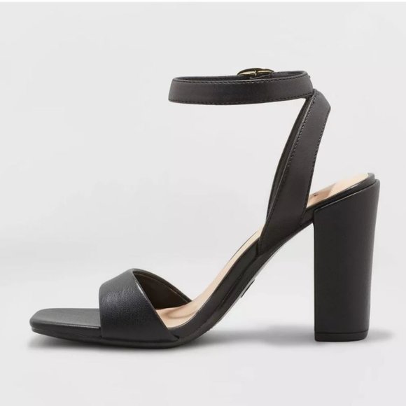 Women's Sal Heels - Gorgeous Classy 4 in Black Strap Sandals - Picture 2 of 5
